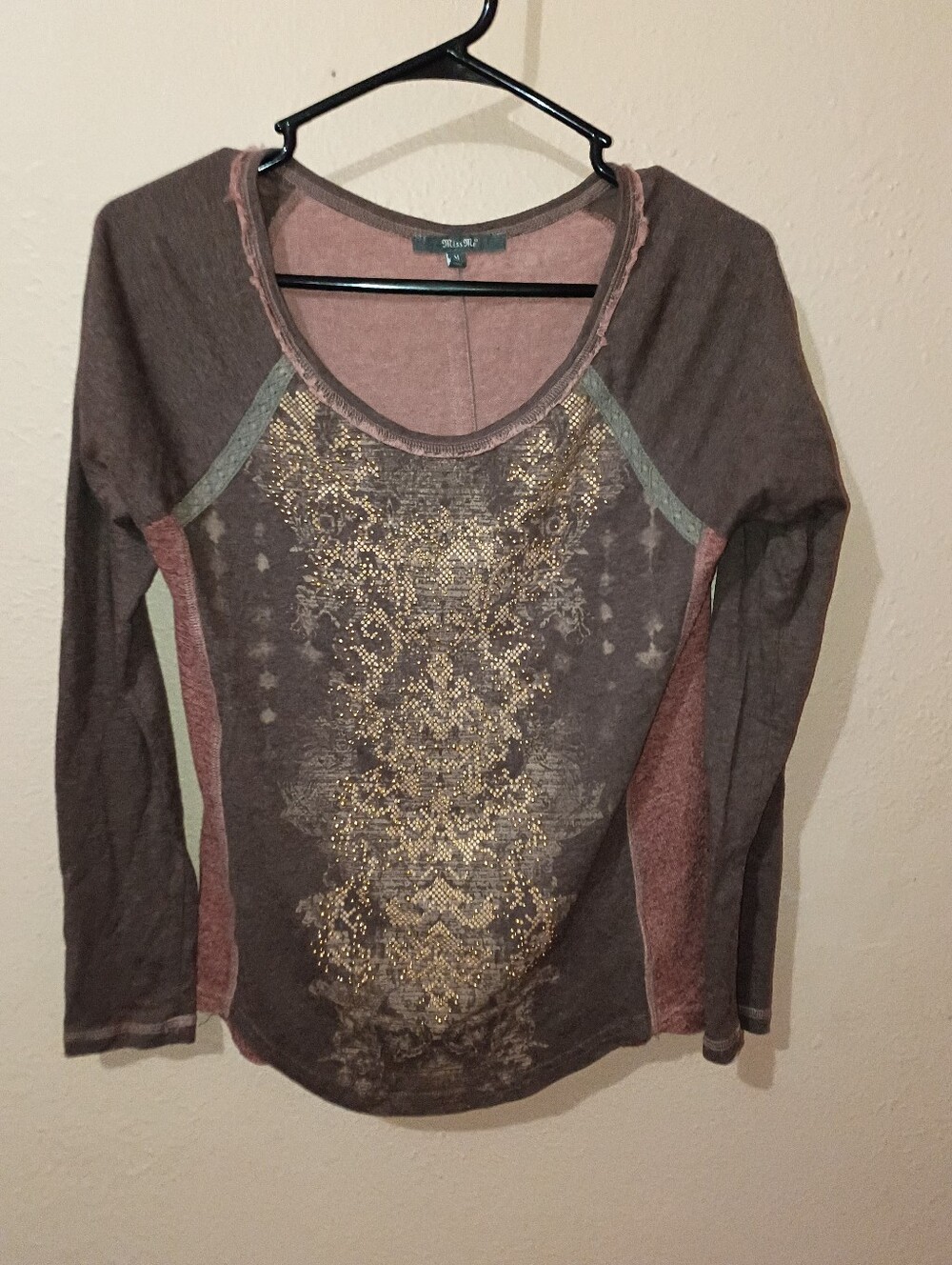 Miss Me Size Medium Brown Long Sleeve Scoop Neck Top with Gold Front Detail